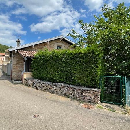 Maison Au Pied De La Roche Solutré-Pouilly Exteriör bild