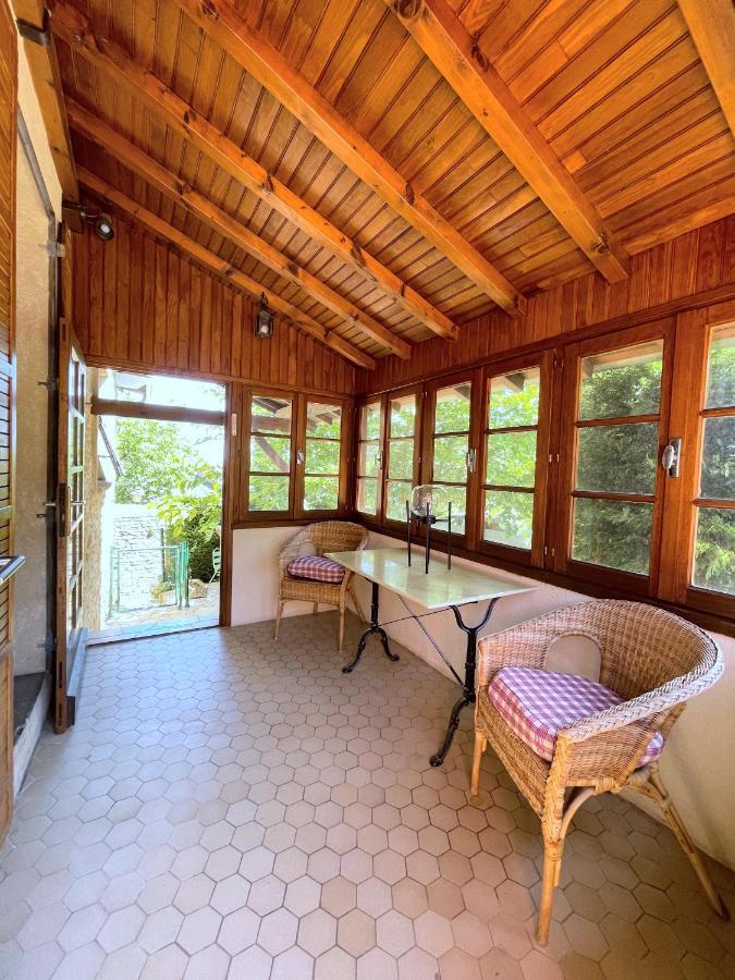 Maison Au Pied De La Roche Solutré-Pouilly Exteriör bild